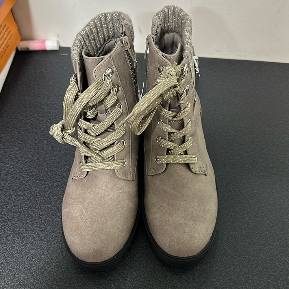 Happily Gray girls boots